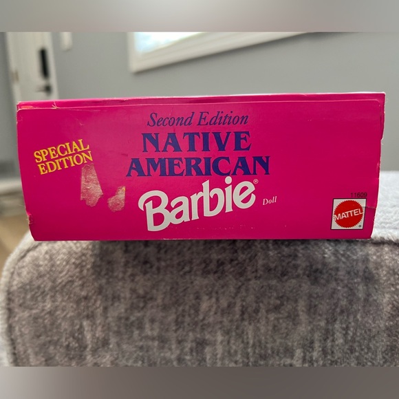 *New In Box* Vintage 1993 Special Edition, Second Edition Native American Barbie - Picture 4 of 12